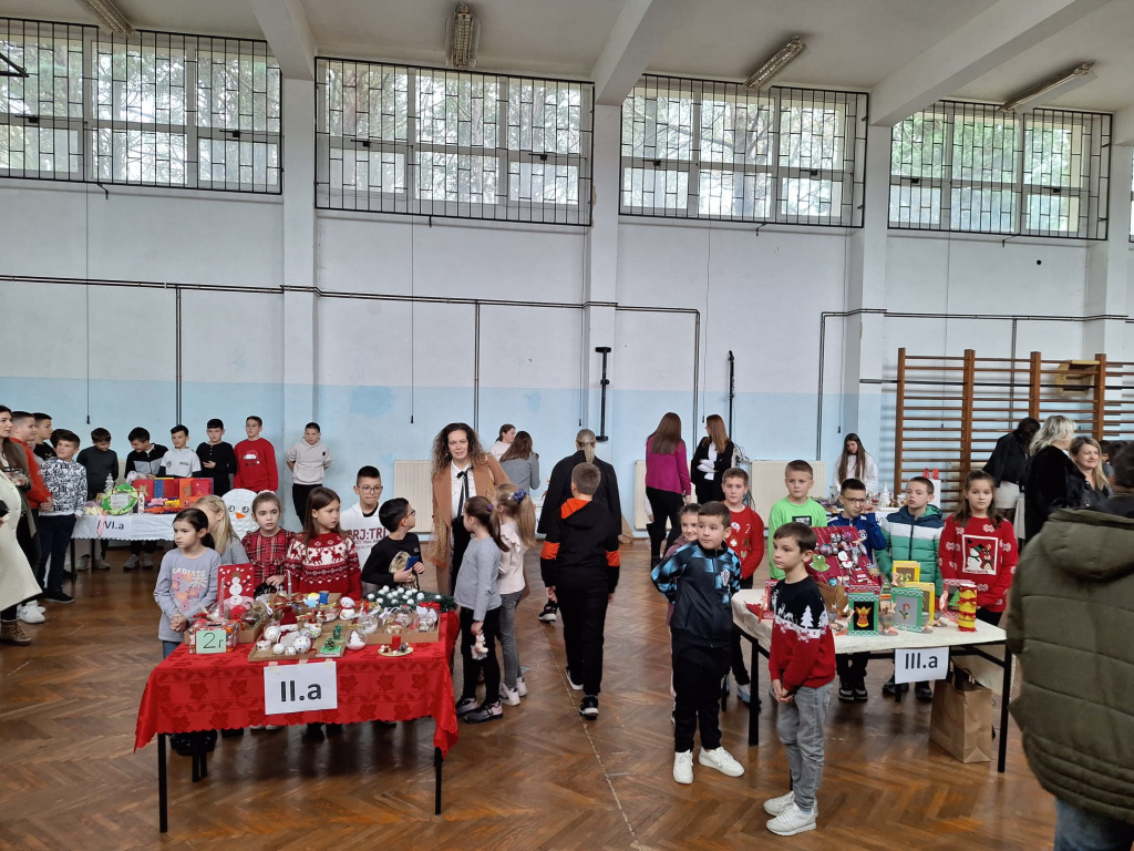 Božićni sajam u Osnovnoj školi Biograci